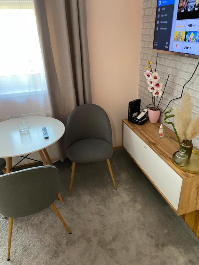 Apartment Cactus 021 Νόβι Σαντ Εξωτερικό φωτογραφία